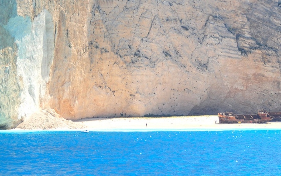 Άνοιξε ξανά για επισκέπτες η παραλία του Ναυαγίου στη Ζάκυνθο - Μετά την κατολίσθηση