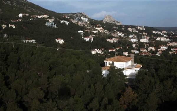 Νομιμοποίηση (υπό όρους) αυθαιρέτων σε δάση και αιγιαλό