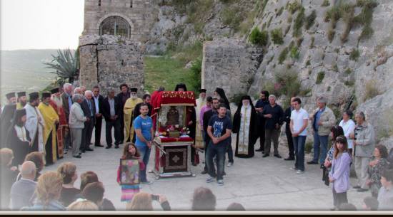 Η λιτανεία της εικόνας της Παναγίας των Σισσίων στο Κάστρο