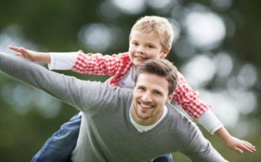 Επτά πράγματα που χρειάζονται τα παιδιά από τους μπαμπάδες
