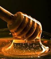 Το μαγικό μυστικό της δίαιτας - Μία κουταλιά μέλι πριν τον ύπνο κάνει... θαύματα