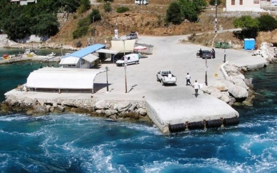 Ερωτήσεις απο τον Σύλλογο Ιθακήσιων Ναυτικών για το λιμάνι του Πισαετού