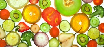 Αυτά είναι τα 11 λαχανικά και φρούτα που θα σας βοηθήσουν να αδυνατίσετε [λίστα]