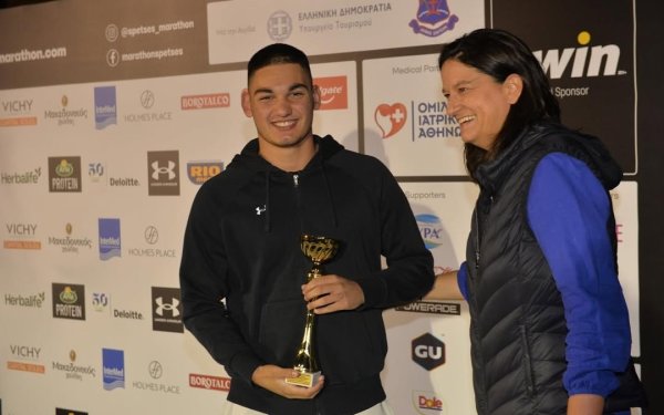 ΚΟΕ: Ο Νικόλας Παπαθεοδώρου(Καταγωγή Κεφαλονιά) κορυφαίος ταλαντούχος κολυμβητής(U16) για το 2025