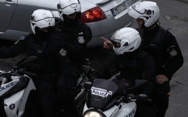 Ζάκυνθος: Τραυμάτισε με μαχαίρι τη σύντροφό του έξω από το αεροδρόμιο
