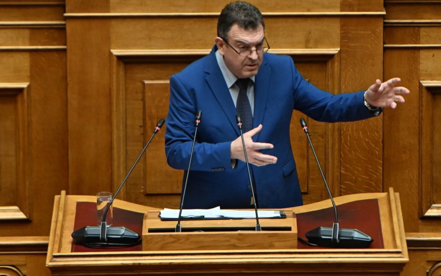 Νίκη: Διαγράφεται ο Παπαδόπουλος - Του ζητούν να παραδώσει την έδρα του