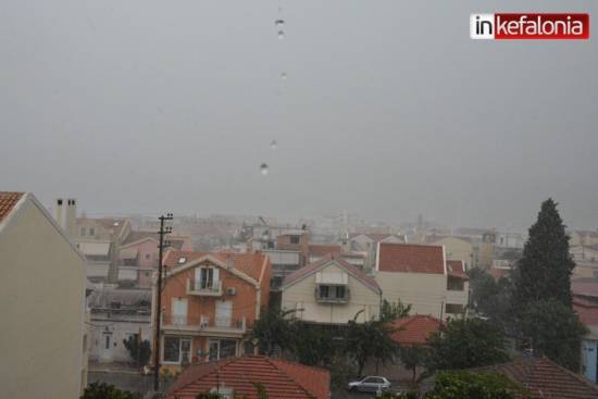 Ισχυρή καταιγίδα στο Αργοστόλι (video)