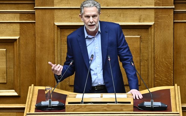 Γερουλάνος: Τέσσερα βασικά ερωτήματα από την τραγωδία των Τεμπών