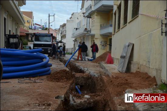 Νέο δίκτυο ύδρευσης στο Αργοστόλι : Με γοργούς ρυθμούς προχωρούν οι εργασίες