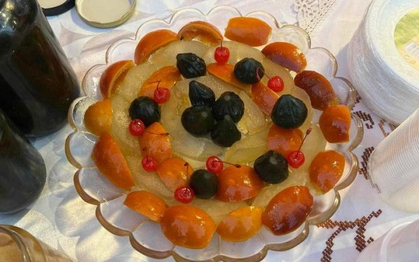 Υπέροχο γλυκό του κουταλιού από το ''Αρμάρι τση Νιόβης''