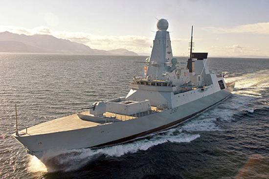 Eπίσκεψη του Βρετανού Κυβερνήτη του Αντιτορπιλικού HMS Dearing στην Κεφαλονιά