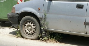Άρχισε η απομάκρυνση των εγκαταλελειμμένων οχημάτων στο Δήμο Κεφαλλονιάς