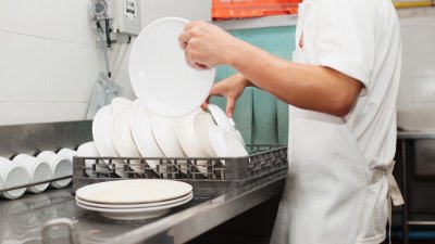 Ξενοδοχείο στο Αργοστόλι αναζητά προσωπικό για Λάντζα - Κουζίνα