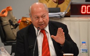 Παρίσης - Ψηφοδέλτιο ΝΔ : "Γιατί μπήκα μπροστά..." (COSMOS 96,5)