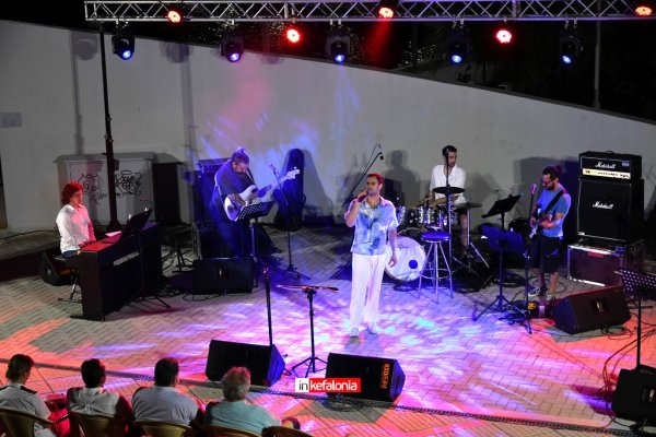 Μια βραδιά που μίλησε κατευθείαν στην καρδιά με τον Σταύρο Νιφοράτο