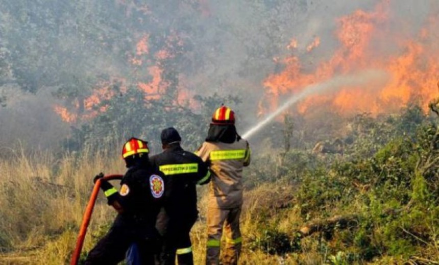 Υπό έλεγχο η φωτιά στον Κατελειό - Νέο πύρινο μέτωπο στην Αγία Ειρήνη