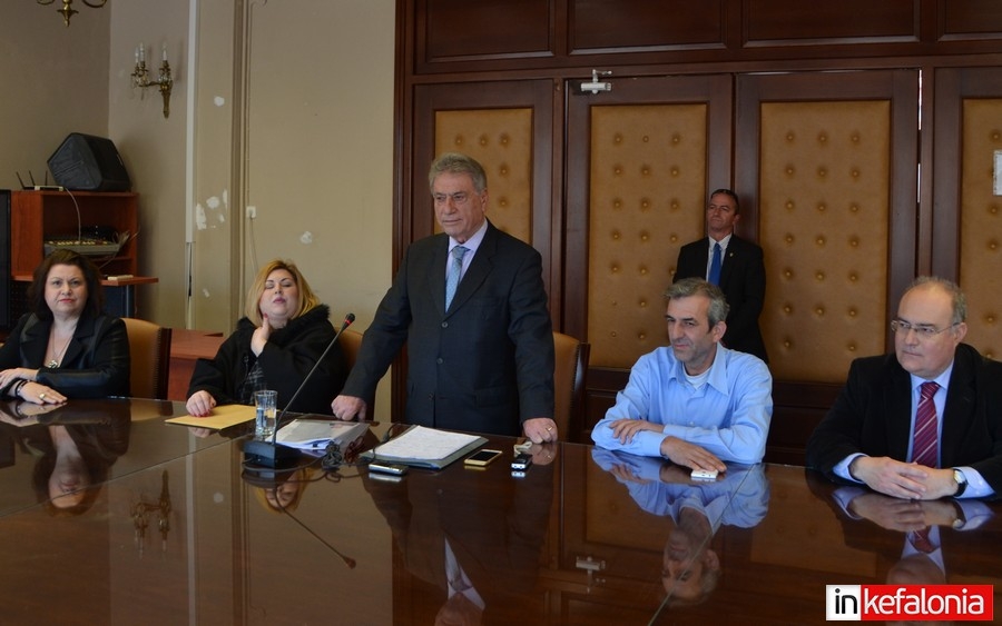 Σπύρου από την Κεφαλονιά: Είμαστε αντίθετοι στην υπεροψία - Στέλνουν αλεξιπτωτιστές να διαχειρισθούν τα προβλήματα