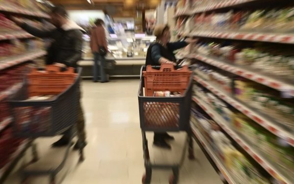 Αλλάζουν τα ταμπελάκια των σούπερ μάρκετ