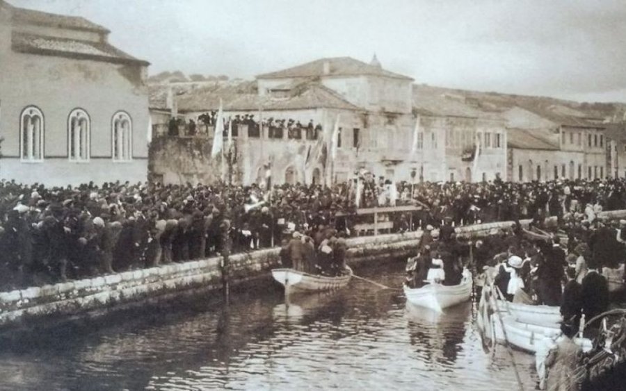 Θεοφάνεια στην Κεφαλονιά - Τα έθιμα που χάθηκαν. Μιλά στον COSMOS 96,5 ο Γεράσιμος Γαλανός