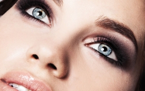 Τι κάνεις και καταστρέφεις τις βλεφαρίδες σου -Οι συνήθειες που πρέπει να αλλάξεις