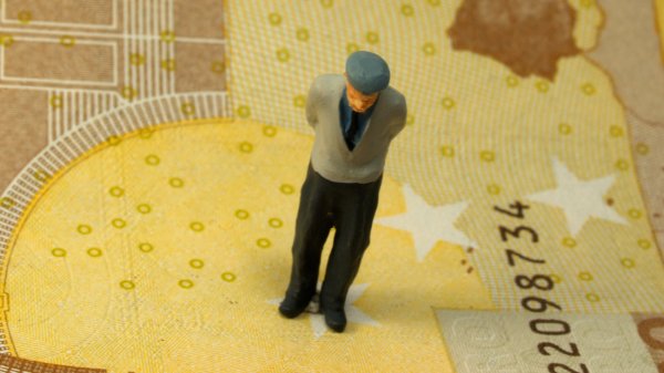 Συντάξεις Δεκεμβρίου: Πότε πληρώνονται οι δικαιούχοι - Οι ημερομηνίες ανά Ταμείο