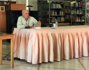 Ο Γιώργος Παξινός παρουσιάζει το βιβλίο του "Κατ' εικόνα", στο Ληξούρι