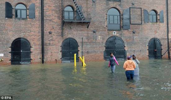 Μια πόλη «φάντασμα» με νεκρούς και ανυπολόγιστες ζημιές, η Νέα Υόρκη