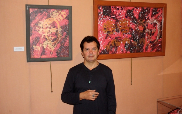 Εικαστικός εορταστικός Δεκέμβρης από τον Κώστα Ευαγγελάτο