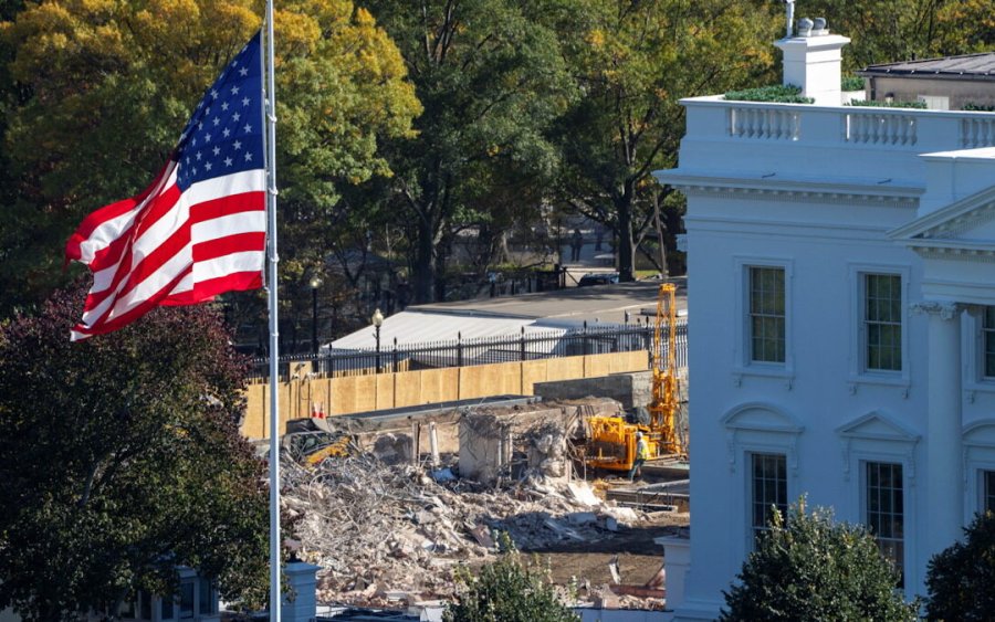 Λευκός Οίκος: Συντρίμμια η ανατολική πτέρυγα – Ξεκίνησαν τα έργα για την κατασκευή της νέας αίθουσας δεξιώσεων του Τραμπ