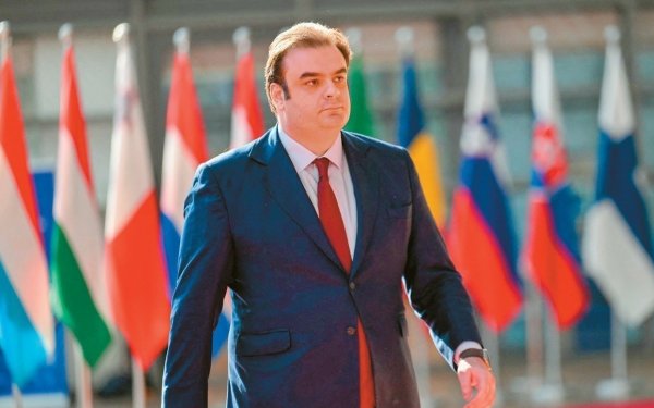 Γαβριήλ Μανωλάτος: Πιερρακάκης και Ευρωγκρούπ: Τιμητική θέση ή υπερβολική καυχησιολογία;