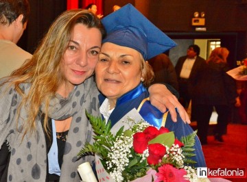 Άξια! Συγκίνησε τους πάντες η 68χρονη απόφοιτος από τα Χανιά! (εικόνες)