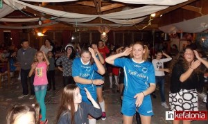 Α.Ο. Φωκάτα + αποκριάτικος χορός = Διασκέδαση, κέφι και ... «πανικός»! (εικόνες + video)