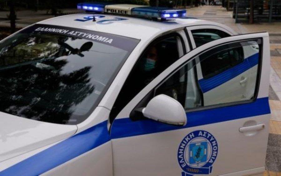 Γλυφάδα: Έδειρε τη γυναίκα του και αυτοκτόνησε όταν άκουσε την αστυνομία