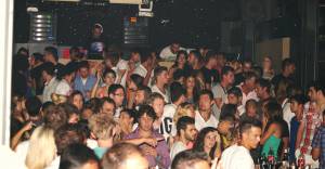 Ο Θέμης Γεωργαντάς ξεσήκωσε τα πλήθη στο Bass Club!