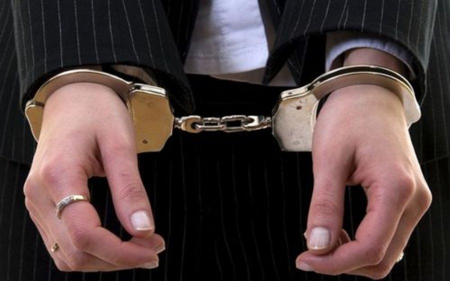 Σύλληψη 32χρονης στο Αργοστόλι για παρεμπόριο