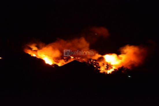 Υπό έλεγχο η πυρκαγιά στα Λουρδάτα (ανανεωμένο)