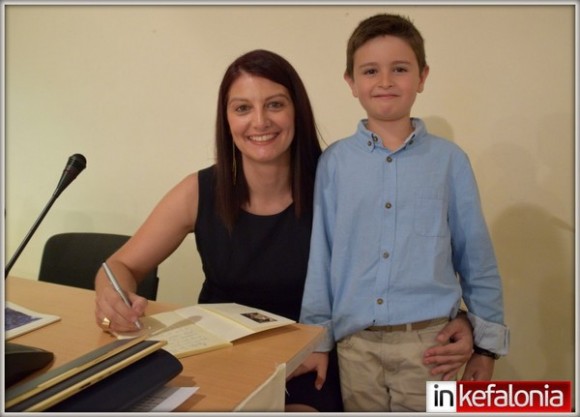 Το βιβλίο της "Λίγα μέτρα πιο πέρα" παρουσίασε, η Κεφαλονίτισσα, Μαρία Βλάχου