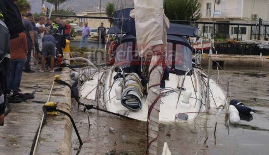 Το μπουρίνι βύθισε ιστιοφόρο στο λιμάνι του Αργοστολίου!
