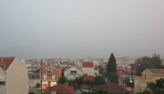 ΤΩΡΑ - Ισχυρή καταιγίδα με χαλαζόπτωση
