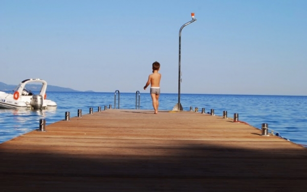 Νέες πλωτές εξέδρες σε Κεφαλονιά και Ιθάκη