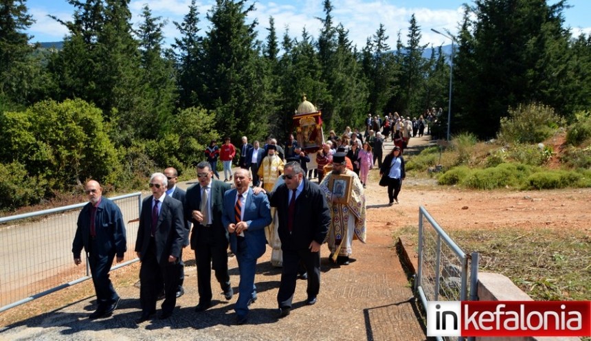 Πανηγυρική Θεία Λειτουργία & Λιτανεία στην Μονή του Αγίου Ανδρέα Μηλαπιδιάς (εικόνες)