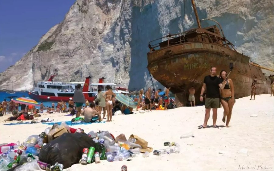 Ζάκυνθος: Γέμισε σκουπίδια στο Ναυάγιο – Viral οι απαράδεκτες εικόνες