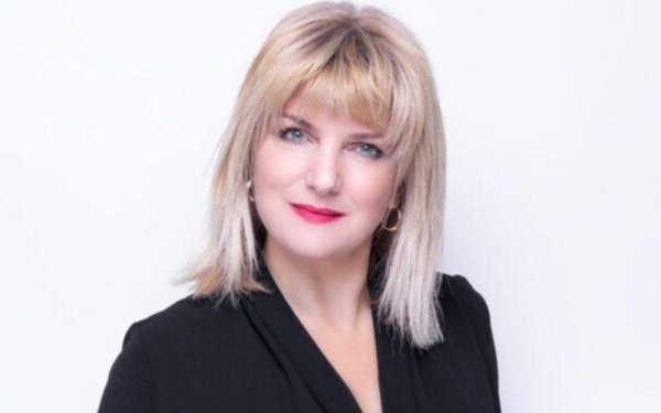 “Η πλειοψηφία πρέπει να πάει προς τ' αριστερά...” – H υποψήφια ευρωβουλεύτρια με τη ΝΕΑ ΑΡΙΣΤΕΡΑ, Αλίκη Κατσαρού στον COSMOS 96,5