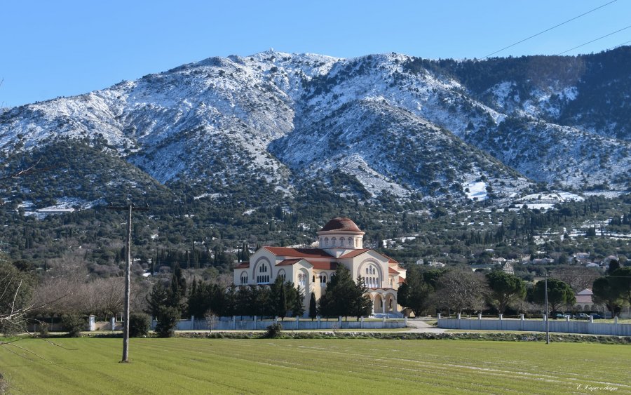 Υπέροχες εικόνες από τα χιονισμένα βουνά των Ομαλών!