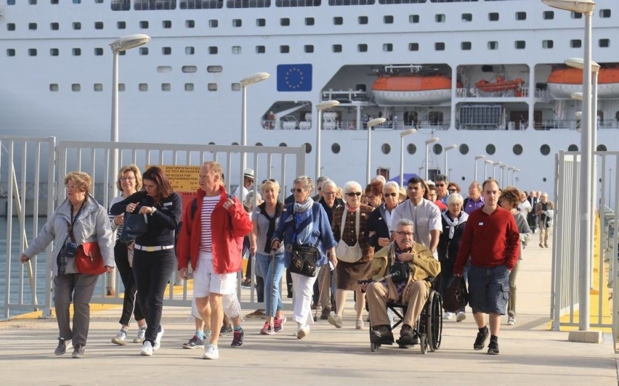 Μάκης Μαρκέτος: Εμείς και οι Τουρίστες