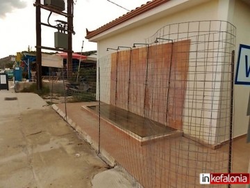 Απαράδεκτο! Χωρίς δημοτικές τουαλέτες παραμένει ο Λουρδάς (εικόνες + video)