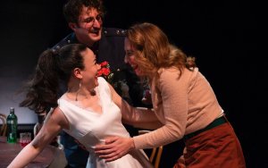 Οι Τρεις αδελφές» του Άντον Τσέχωφ, έρχονται στην Ιθάκη, στο πλαίσιο της υποστήριξης της ΔΕΗ στις δράσεις του Εθνικού Θεάτρου