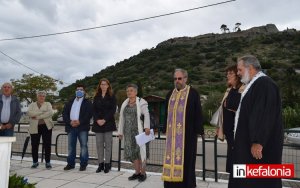 Η επιμνημόσυνη δέηση και οι καταθέσεις στεφάνων στο Μνημείο Πεσόντων στα Περατάτα (εικόνες)