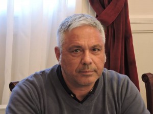 Διονύσης Αραβαντινός: "Οι τρεις μάγοι με τα μπάζα στην Παλική" (συνέντευξη στον Inkefalonia 89,2)