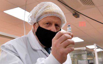 Βρετανία η πρώτη! «Πράσινο» φως στο εμβόλιο της Pfizer, ξεκινούν οι εμβολιασμοί